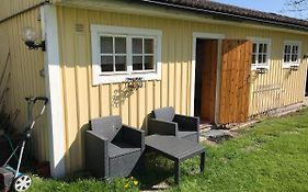 Gaeststuga I Loefsaeng Hajstorp