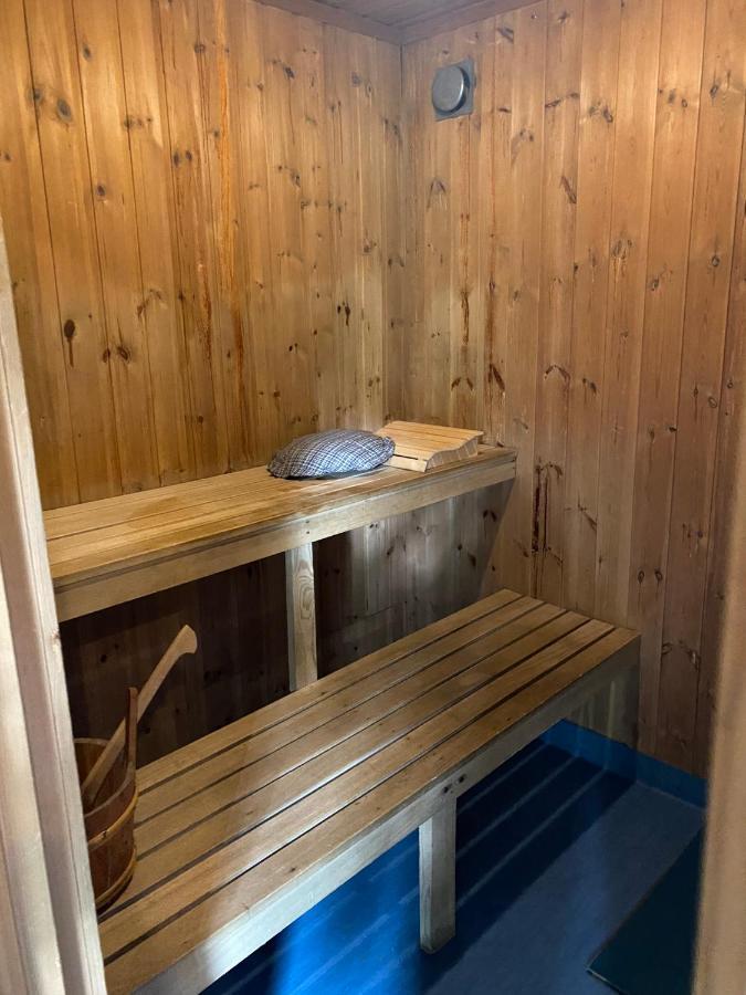 Gaeststuga I Loefsaeng Hajstorp Töreboda Exterior foto